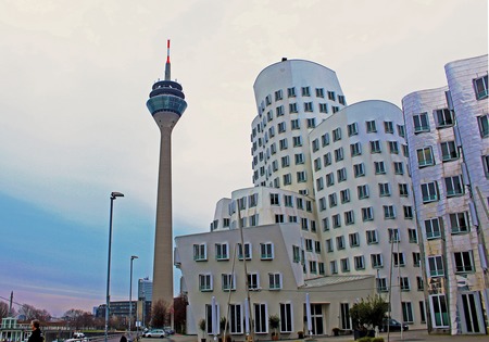 Düsseldorf_Rheinturm_Architektur_Fine_Cotton_Company_Maßmode.jpg